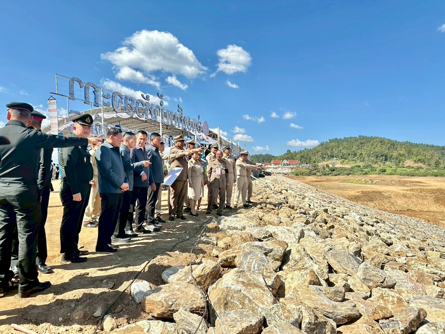 title - องคมนตรี ลงพื้นที่ติดตามและขับเคลื่อนโครงการอ่างเก็บน้ำห้วยจะกาอันเนื่องมาจากพระราชดำริ ตำบลแม่ลาน อำเภอลี้ จังหวัดลำพูน